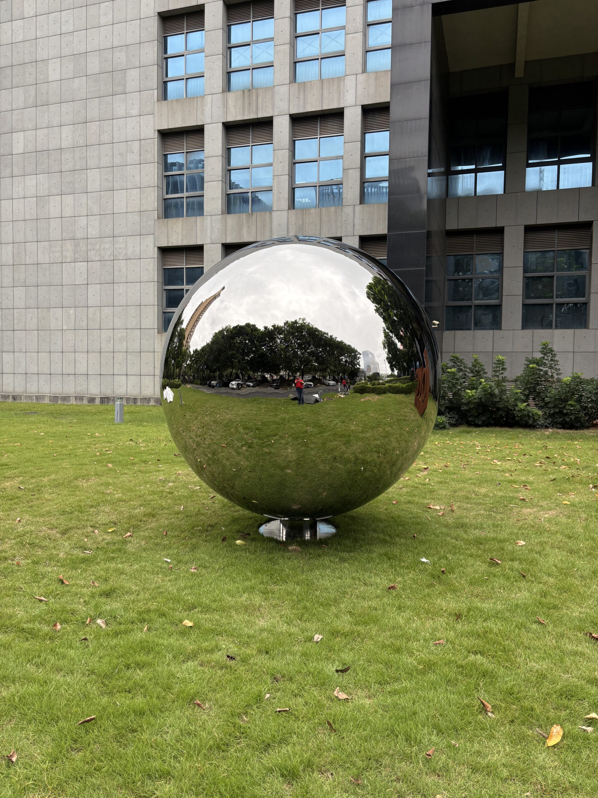 2.5m Mirror Sculpture